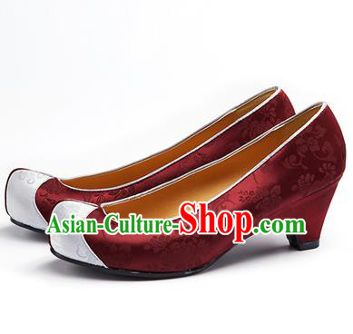 Traditional Korean National Wedding Embroidered Shoes, Asian Korean Hanbok Bride Embroidery Purplish Red Satin High-heeled Shoes for Women