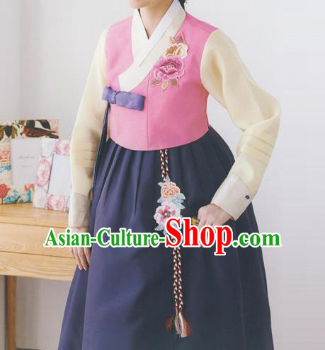 Korean National Handmade Formal Occasions Wedding Bride Clothing Embroidered Pink Blouse and Navy Dress Palace Hanbok Costume for Women
