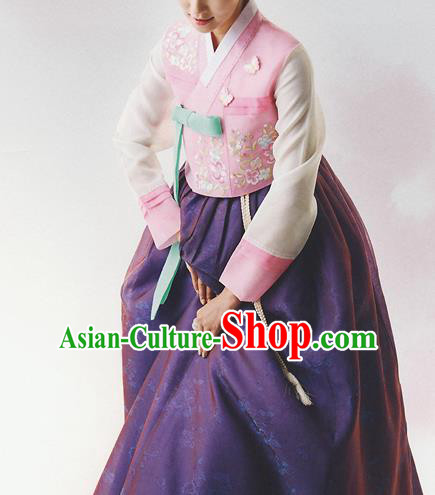 Korean National Handmade Formal Occasions Wedding Bride Clothing Hanbok Costume Embroidered Pink Blouse and Purple Dress for Women