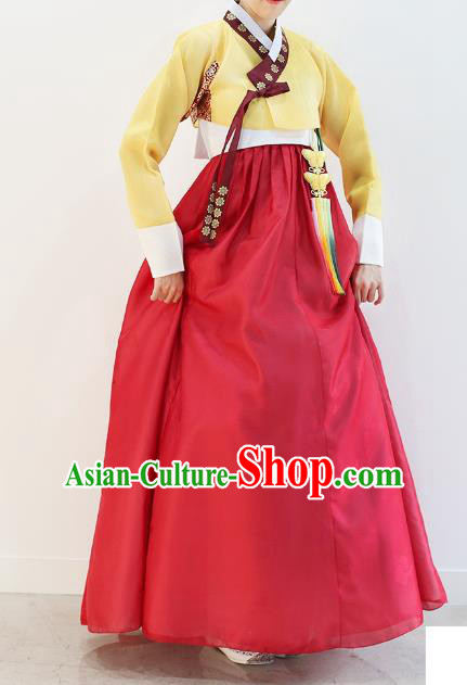 Asian Korean National Handmade Wedding Clothing Palace Bride Hanbok Costume Embroidered Yellow Blouse and Red Dress for Women