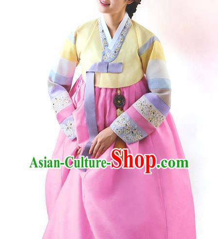 Top Grade Korean National Handmade Wedding Palace Bride Hanbok Costume Embroidered Yellow Blouse and Pink Dress for Women