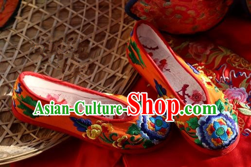 Asian Chinese Traditional Wedding Shoes Red Embroidered Shoes, China Peking Opera Hand Embroidery Peony Shoe Hanfu Shoes for Women