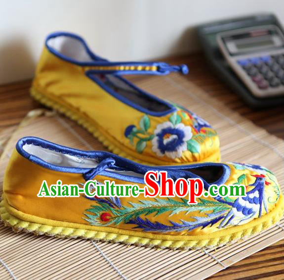 Traditional Chinese Ancient Princess Shoes Yellow Cloth Embroidered Shoes, China Handmade Embroidery Peony Hanfu Shoes for Women