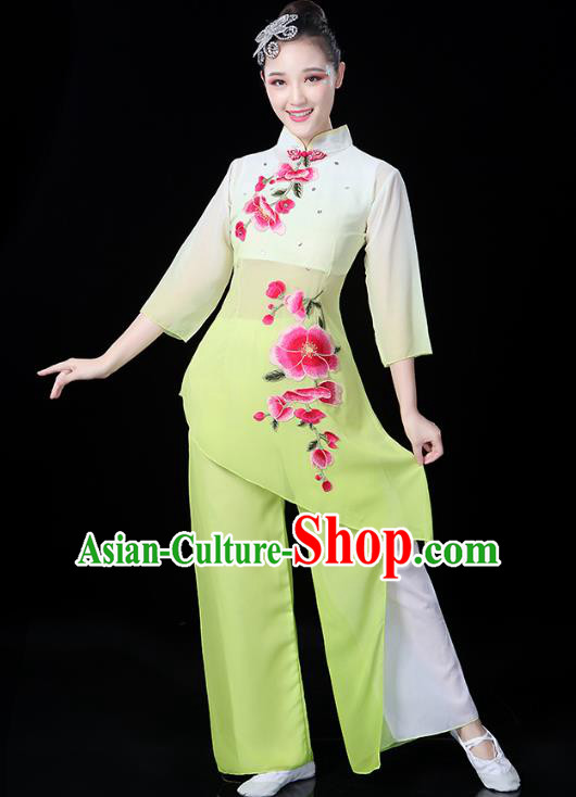 Traditional Chinese Classical Fan Dance Embroidered Costume, China Yangko Folk Dance Yellow Clothing for Women
