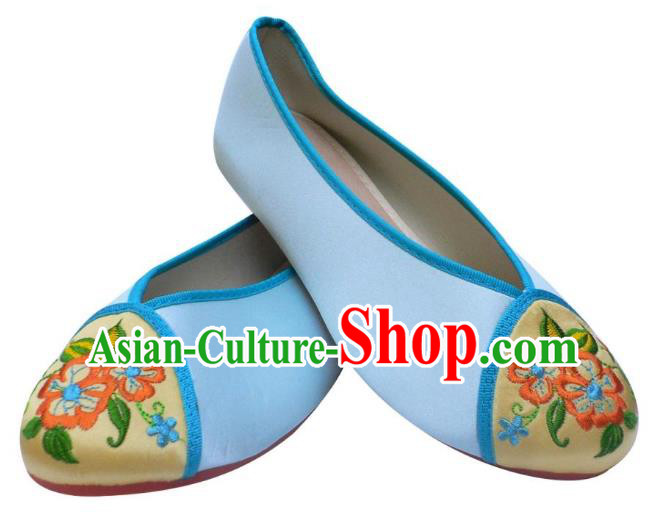 Traditional Chinese National Bride Light Blue Embroidered Shoes, China Handmade Embroidery Flowers Hanfu Shoes for Women