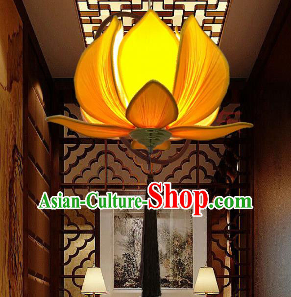 Traditional Chinese Handmade Yellow Silk Lotus Palace Lantern China Ceiling Palace Lamp