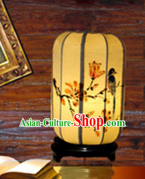 Traditional Chinese Handmade Painting Mangnolia Birds Palace Lantern China Desk Palace Lamp