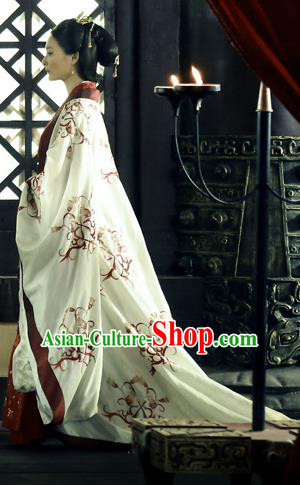 Traditional Ancient Chinese Costume, Elegant Hanfu Clothing, Chinese Han Dynasty Imperial Emperess Tailing White Embroidered Clothing for Women