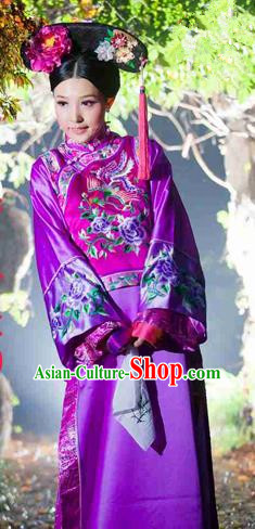 Traditional Ancient Chinese Imperial Consort Costume, Chinese Qing Dynasty Manchu Lady Dress, Chinese Mandarin Embroidering Flower Robes Imperial Concubine Embroidered Clothing for Women