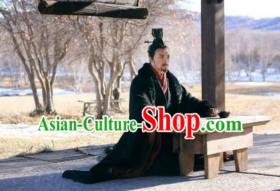 Traditional Ancient Chinese Imperial Emperor Costume, Elegant Hanfu Orphrey Dress Chinese Qin Dynasty Imperial King Embroidered Robes for Men