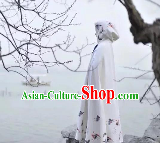 Traditional Ancient Chinese Female Costume Woolen Cardigan, Elegant Hanfu Long Cloak Chinese Ming Dynasty Palace Lady Embroidered Butterfly White Hooded Cape Clothing for Women