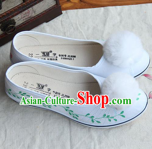 Traditional Handmade Ancient Chinese Han Dynasty Imperial Princess Freehand Sketching White Hair Bulb Shoes for Women