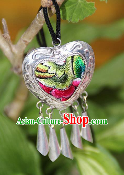 Traditional Chinese Miao Nationality Crafts, Hmong Handmade Miao Silver Embroidery Heart Pendant, Miao Ethnic Minority Necklace Accessories Bells Pendant for Women