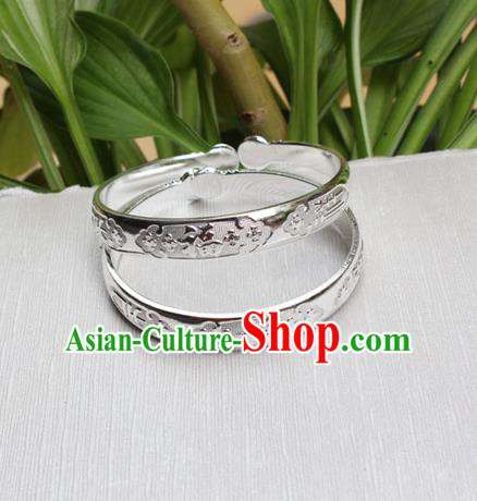 Traditional Chinese Miao Nationality Crafts Jewelry Accessory Bangle, Hmong Handmade Miao Silver Bracelet, Miao Ethnic Minority Chinese Character Fortune Bracelet Accessories for Women
