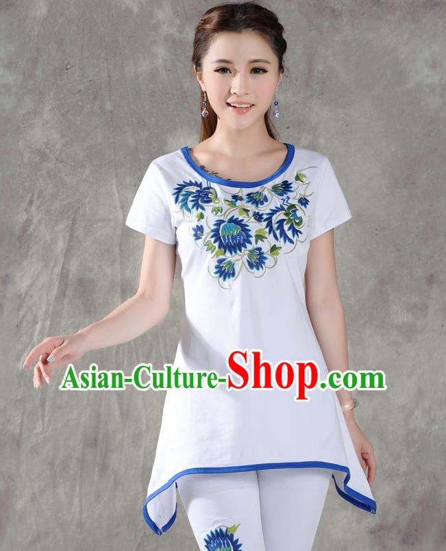 Traditional Ancient Chinese National Costume, Elegant Hanfu T-Shirt, China Tang Suit Round Collar White Embroidered Blouse Cheongsam Upper Outer Garment Clothing for Women