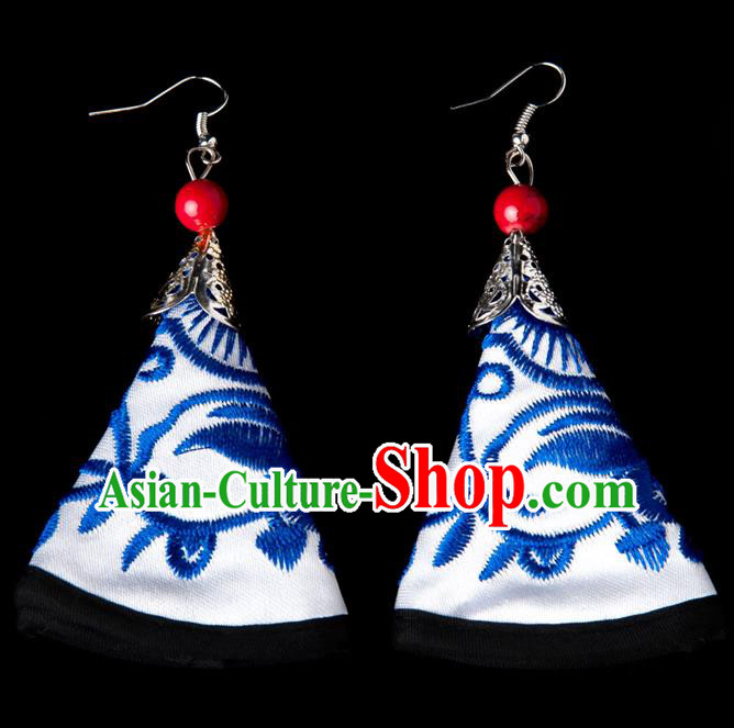 Traditional Chinese Miao Nationality Crafts, Yunnan Hmong Handmade Embroidery Flower White Earrings Pendant, China Ethnic Minority Eardrop Accessories Earbob Pendant for Women