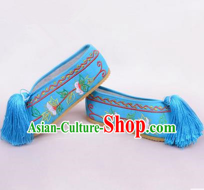 Chinese Ancient Peking Opera Young Lady Embroidered Hua Tan Shoes, Traditional China Beijing Princess Opera Blue Embroidered Shoes