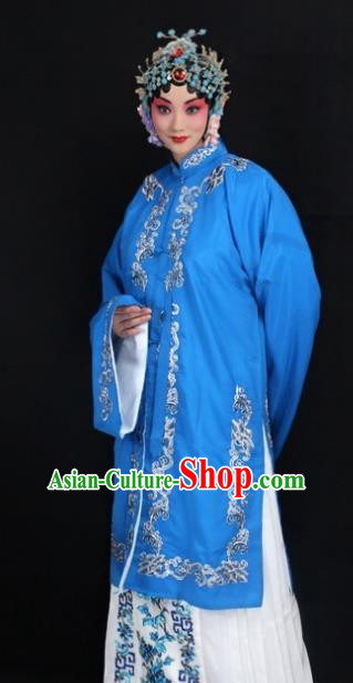Traditional China Beijing Opera Young Lady Hua Tan Costume Blue Embroidered Shawl, Ancient Chinese Peking Opera Female Diva Embroidery Dress Clothing