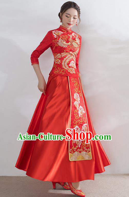 Traditional Ancient Chinese Wedding Costume Handmade Embroidery Peony Satin Xiuhe Suits, Chinese Style Wedding Dress Red Embroidery Dragon and Phoenix Flown Bride Toast Cheongsam for Women