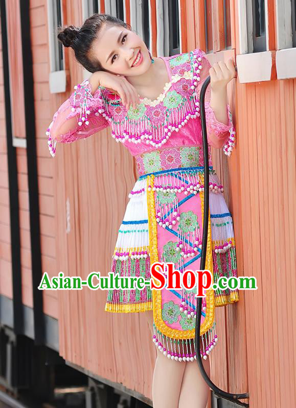 Traditional Chinese Miao Nationality Wedding Bride Costume Pink Tassel Short Pleated Skirt, Hmong Folk Dance Ethnic Chinese Minority Nationality Embroidery Clothing for Women