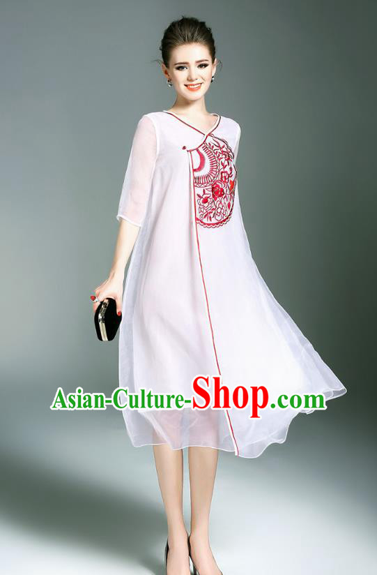 Asian Chinese Oriental Costumes Classical Slant Opening Embroidery White Organza Cheongsam, Traditional China National Chirpaur Tang Suit Plated Buttons Qipao Dress for Women