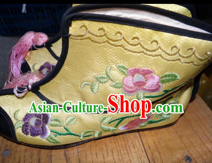Traditional Chinese Peking Opera Swordplay Embroidered Shoes Quick Boots, China Ancient Beijing Opera Blues Yellow Blood Stained Shoes for Women