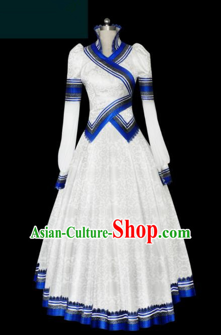 Traditional Chinese Mongol Nationality Dance Costume Young Lady White Mongolian Robe, Chinese Mongolian Minority Nationality Princess Embroidery Costume for Women