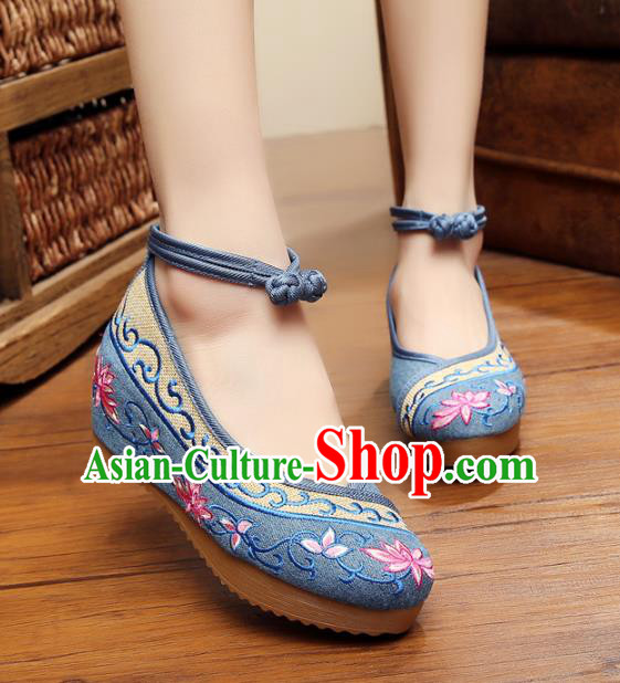Traditional Chinese National Blue Linen Embroidered Lotus Shoes, China Princess Shoes Hanfu Embroidery Shoes for Women