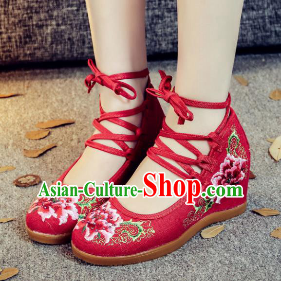 Traditional Chinese National Hanfu Red Wedge Heel Embroidered Shoes, China Princess Embroidery Peony Shoes for Women