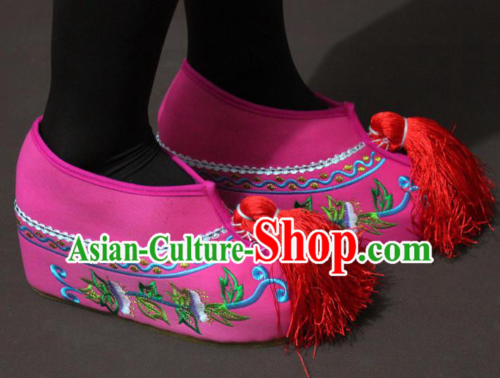 Traditional China Beijing Opera Actress Embroidery Pink Shoes, Chinese Peking Opera Young Lady Blood Stained Shoes