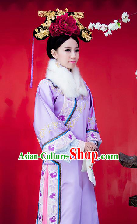 Chinese Traditional Manchu Princess Costumes Ancient Qing Dynasty Palace Lady Embroidered Clothing and Headpiece for Women