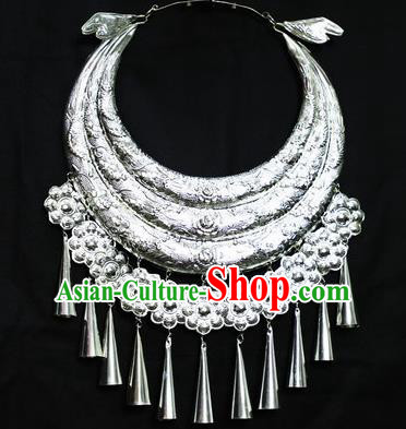 Chinese Traditional Miao Nationality Wedding Jewelry Accessories Hmong Carving Sliver Necklace for Women