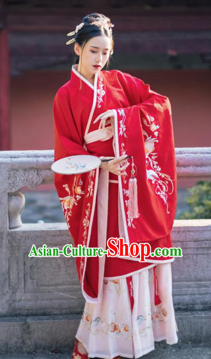 Ancient Chinese Han Dynasty Imperial Consort Costumes Embroidered Red Curving-front Robe for Women