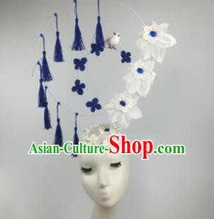 Chinese Traditional Catwalks White Flowers Headdress Palace Exaggerated Hair Accessories for Women