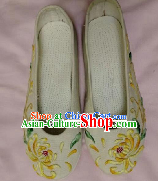 Chinese Traditional Hanfu Shoes Embroidered Chrysanthemum Shoes Handmade Cloth Shoes for Women