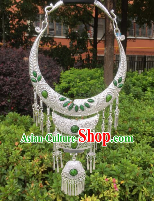 Chinese Traditional Jingpo Minority Green Necklace Ethnic Folk Dance Accessories for Women