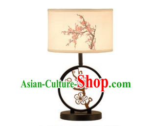 Traditional China Ancient Carving Plum Blossom Desk Lanterns Handmade Lantern Ancient Lamp