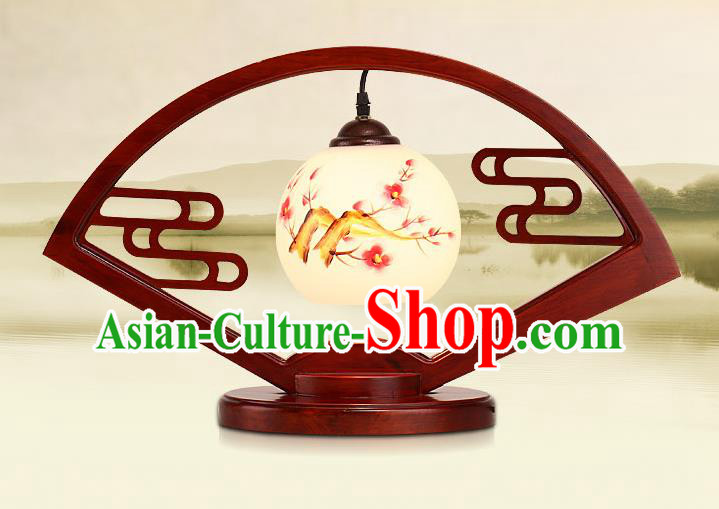 Traditional China Ancient Wood Fans Lanterns Handmade Painting Plum Blossom Table Lantern Ancient Lamp