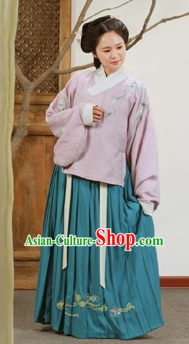 Chinese Ancient Princess Traditional Ming Dynasty Palace Lady Embroidered Costume for Women