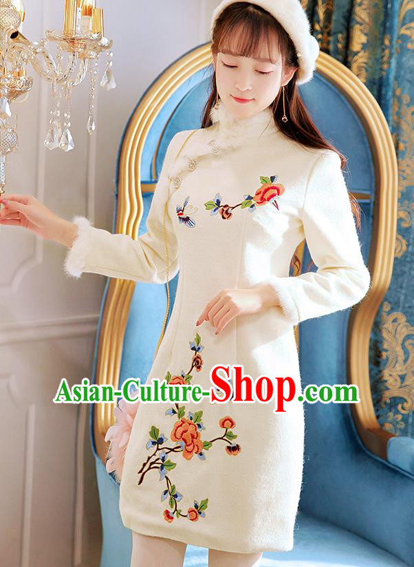 Traditional Chinese National Tangsuit Embroidered White Qipao Dress Cheongsam Clothing for Women