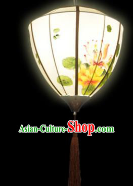 Traditional Chinese Ancient Palace Lantern Ceiling Lamp Hand Painting Lotus Lanern