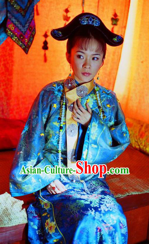 Ancient Chinese Qing Dynasty Manchu Shunzhi Consort Dong Embroidered Historical Dress Costume for Women