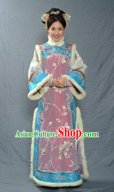 Chinese Qing Dynasty Manchu Imperial Consort of Kangxi Historical Costume Ancient Palace Lady Clothing for Women