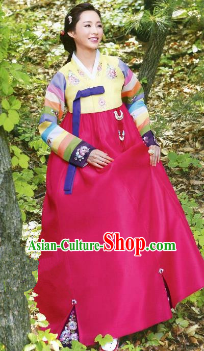 Korean Traditional Garment Palace Hanbok Yellow Blouse and Rosy Dress Fashion Apparel Bride Costumes for Women