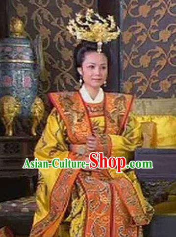 Ancient Chinese Ming Dynasty Founding Empress Ma of Zhu Yuanzhang Embroidered Replica Costume for Women