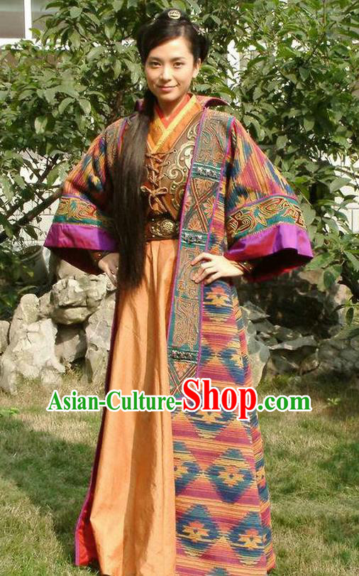 Ancient Chinese Ming Dynasty Young Mistress Embroidered Dress Swordswoman Replica Costume for Women