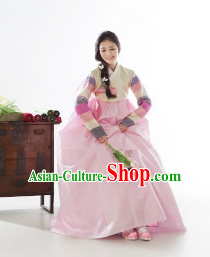 Korean Traditional Bride Hanbok Formal Occasions Beige Blouse and Pink Dress Ancient Fashion Apparel Costumes for Women