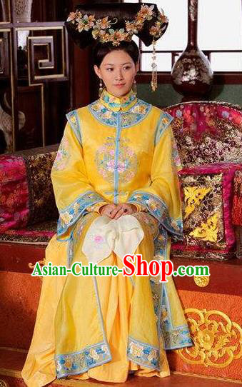 Chinese Ancient Kangxi Empress Historical Replica Costume China Qing Dynasty Manchu Queen Lady Embroidered Clothing