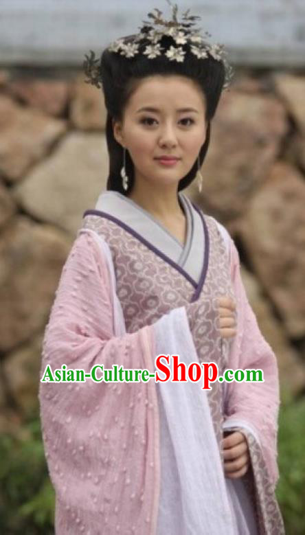 Ancient Traditional Chinese Han Dynasty Dai Kingdom Queen Replica Costume Hanfu Dress for Women