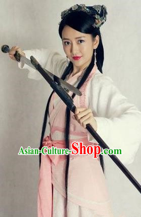 Chinese Ancient Wei and Jin Dynasties Swordswoman Embroidered Hanfu Dress Replica Costume for Women